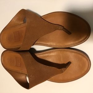 FITFLOP sandals  Must Go Make Offer !